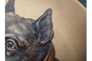 オールドノリタケ(NORITAKE)　ヤジロベー印　モールド　緻密に描かれたフレンチブルドッグの飾皿　(R-089209)