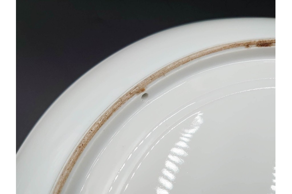 オールドノリタケ(NORITAKE)　ヤジロベー印　モールド　緻密に描かれたフレンチブルドッグの飾皿　(R-089209)