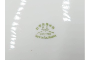 オールドノリタケ(NORITAKE)　ヤジロベー印　モールド　緻密に描かれたフレンチブルドッグの飾皿　(R-089209)