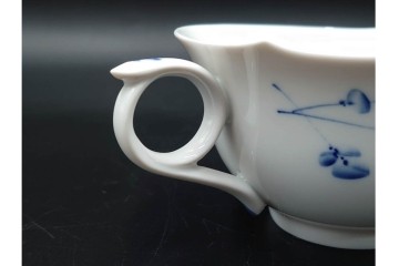 ドイツ製　Meissen(マイセン)　可憐な青い花が上品なティーカップ&ソーサー2客セット　定価(2客合計)16万5千円　(R-089210)