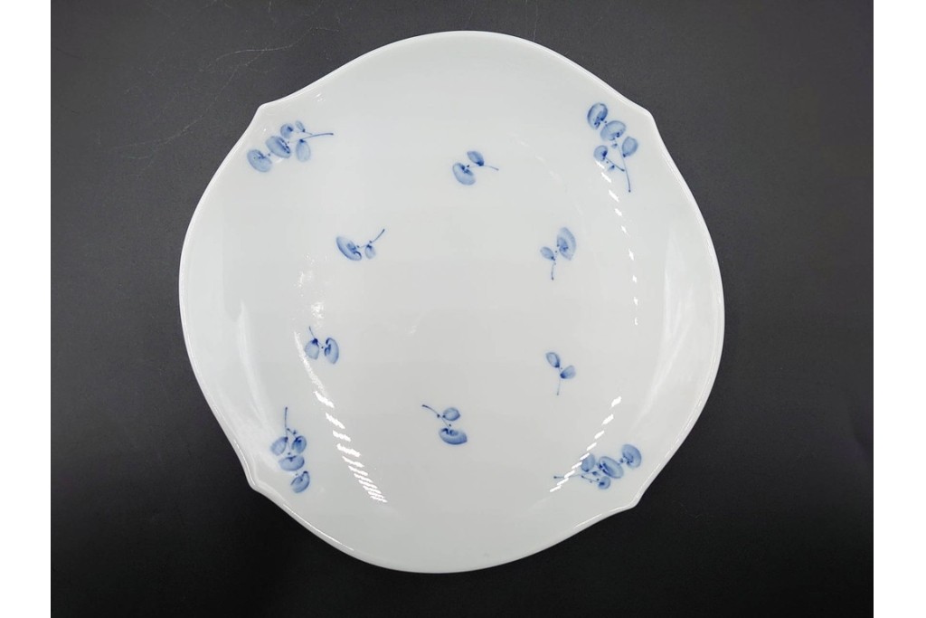 ドイツ製　Meissen(マイセン)　可憐な青い花が上品なティーカップ&ソーサー2客セット　定価(2客合計)16万5千円　(R-089210)