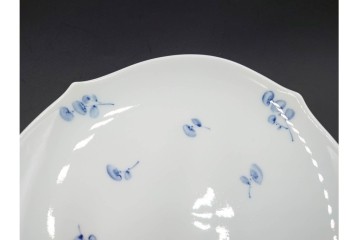 ドイツ製　Meissen(マイセン)　可憐な青い花が上品なティーカップ&ソーサー2客セット　定価(2客合計)16万5千円　(R-089210)