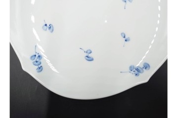ドイツ製　Meissen(マイセン)　可憐な青い花が上品なティーカップ&ソーサー2客セット　定価(2客合計)16万5千円　(R-089210)