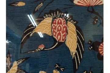 真作　人間国宝　芹沢銈介作　額装　松竹梅や鶴が描かれた型絵染のファブリック　(R-089213)