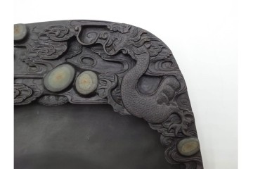 中国　唐物　雲龍文と石眼が見事な瑞渓硯　唐木箱付き　(R-089219)