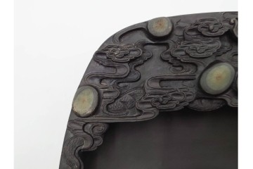 中国　唐物　雲龍文と石眼が見事な瑞渓硯　唐木箱付き　(R-089219)