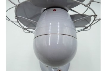 日立(HITACHI)　M-6020　3枚羽　レトロなデスクファン　(R-089221)