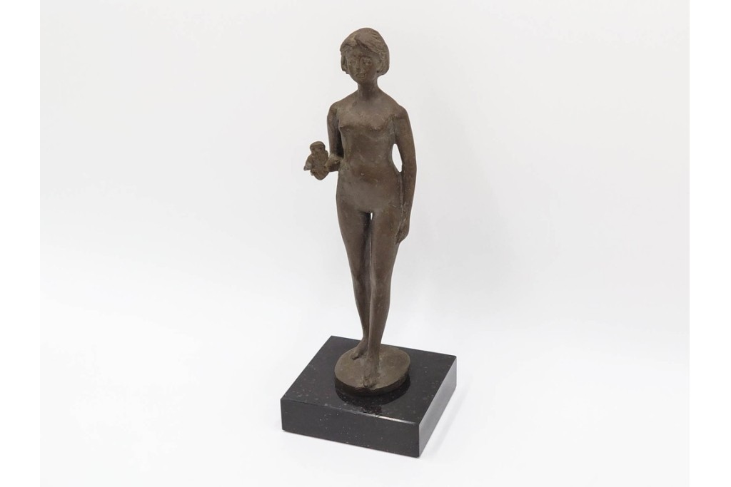 細野稔人　高さ約28cm　「ふくろうを持つ女神」　すらりとした立ち姿のブロンズ像　(R-089225)