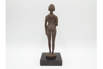 細野稔人　高さ約28cm　「ふくろうを持つ女神」　すらりとした立ち姿のブロンズ像　(R-089225)