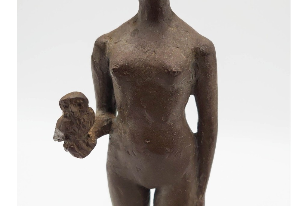 細野稔人　高さ約28cm　「ふくろうを持つ女神」　すらりとした立ち姿のブロンズ像　(R-089225)