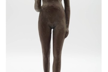 細野稔人　高さ約28cm　「ふくろうを持つ女神」　すらりとした立ち姿のブロンズ像　(R-089225)