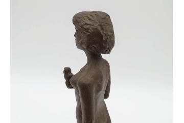 細野稔人　高さ約28cm　「ふくろうを持つ女神」　すらりとした立ち姿のブロンズ像　(R-089225)