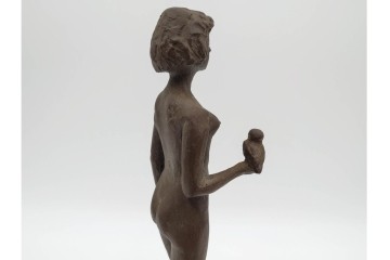 細野稔人　高さ約28cm　「ふくろうを持つ女神」　すらりとした立ち姿のブロンズ像　(R-089225)