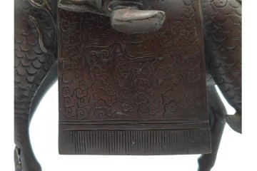 中国・唐物　古玩　古銅　麒麟に乗る人物香炉　(R-089227)