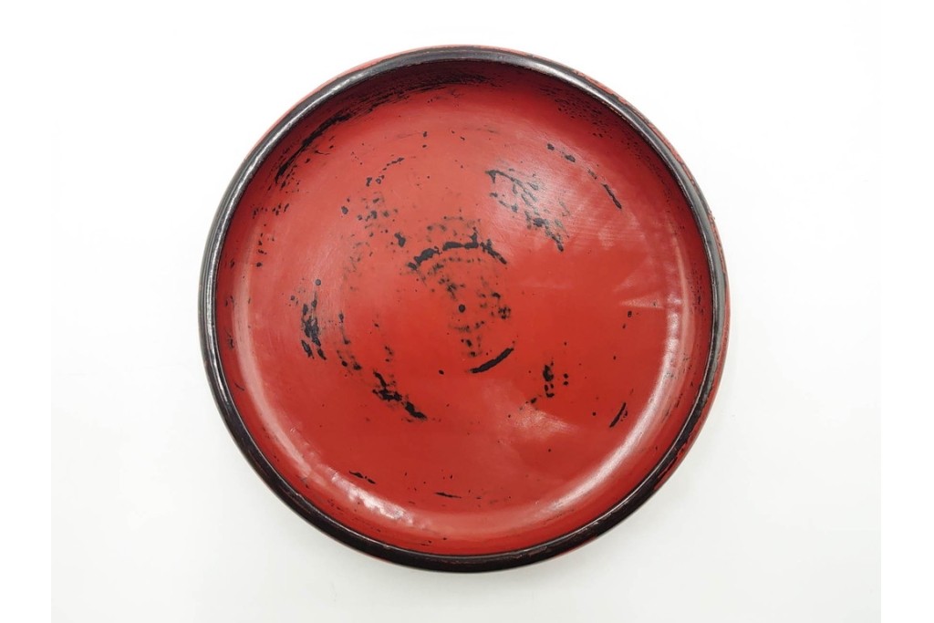 時代物　根来塗　木製漆器　使い込まれた風合いが趣深い丸盆　(R-089228)