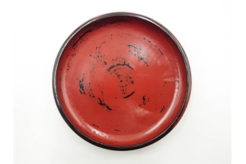 時代物　根来塗　木製漆器　使い込まれた風合いが趣深い丸盆　(R-089228)