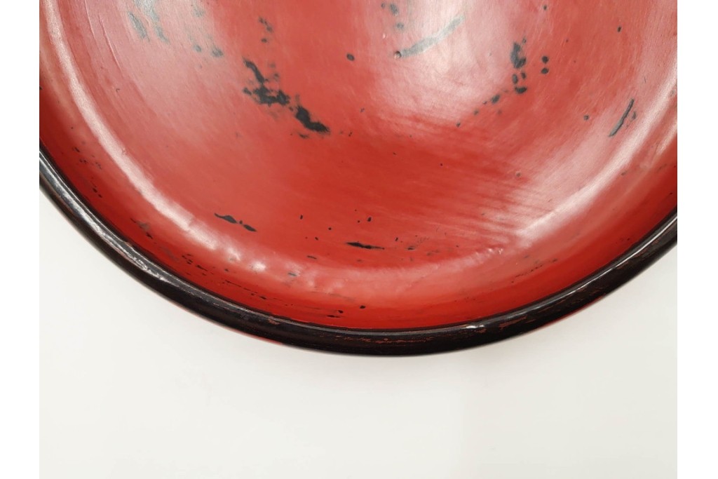 時代物　根来塗　木製漆器　使い込まれた風合いが趣深い丸盆　(R-089228)