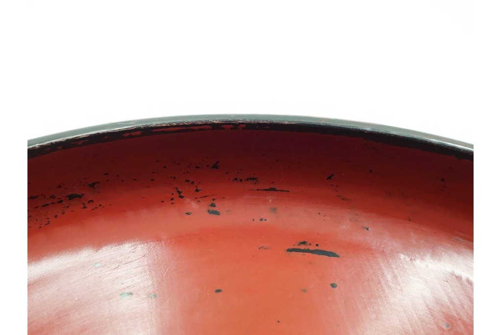 時代物　根来塗　木製漆器　使い込まれた風合いが趣深い丸盆　(R-089228)