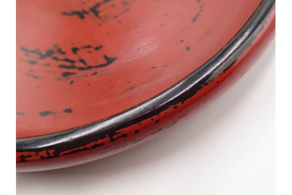 時代物　根来塗　木製漆器　使い込まれた風合いが趣深い丸盆　(R-089228)