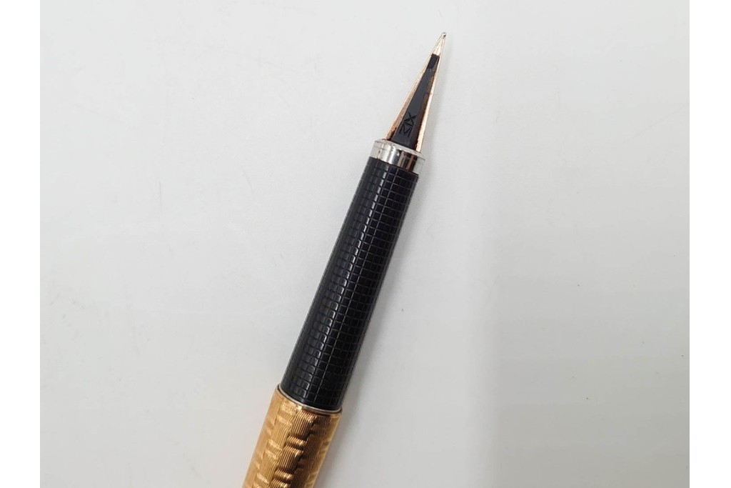 PARKER(パーカー)　STERLING925・14K(14金・585)　MONTBLANC(モンブラン)　ノブレス　デザインが異なる万年筆4点セット　ケース付き　(R-089231)