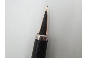 PARKER(パーカー)　STERLING925・14K(14金・585)　MONTBLANC(モンブラン)　ノブレス　デザインが異なる万年筆4点セット　ケース付き　(R-089231)