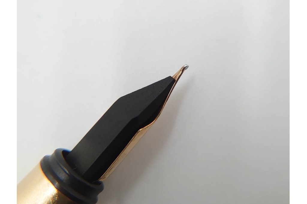 PARKER(パーカー)　STERLING925・14K(14金・585)　MONTBLANC(モンブラン)　ノブレス　デザインが異なる万年筆4点セット　ケース付き　(R-089231)