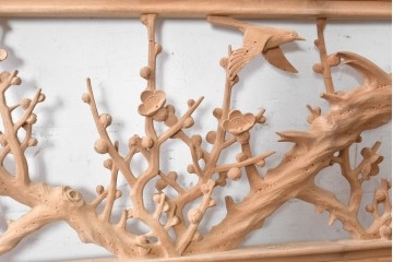 ヴィンテージ建具　昭和後期　井波彫刻　名工 横山一夢作　梅に雀が遊ぶ欄間2枚セット　(R-089242)