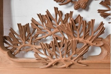 ヴィンテージ建具　昭和後期　井波彫刻　清峰作　枝ぶり豊かな松図の欄間2枚セット　(R-089243)
