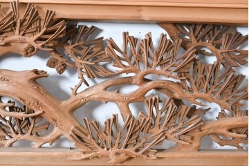 ヴィンテージ建具　昭和後期　井波彫刻　清峰作　枝ぶり豊かな松図の欄間2枚セット　(R-089243)
