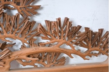ヴィンテージ建具　昭和後期　井波彫刻　清峰作　枝ぶり豊かな松図の欄間2枚セット　(R-089243)