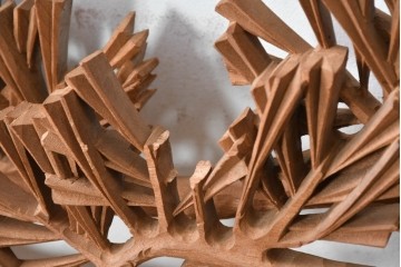 ヴィンテージ建具　昭和後期　井波彫刻　中川進作　幅約2.1m　力強く枝を広げる老松図の彫刻欄間2枚セット　(R-089248)