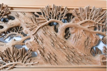 ヴィンテージ建具　昭和後期　井波彫刻　中川進作　幅約2.1m　力強く枝を広げる老松図の彫刻欄間2枚セット　(R-089248)