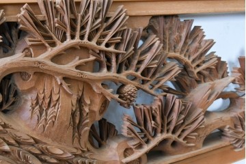 ヴィンテージ建具　昭和後期　井波彫刻　中川進作　幅約2.1m　力強く枝を広げる老松図の彫刻欄間2枚セット　(R-089248)