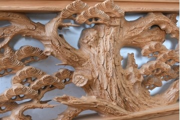 ヴィンテージ建具　昭和後期　井波彫刻　弘介作　幅約2.1m　奥行きある松竹梅図が趣深い欄間2枚セット　(R-089249)