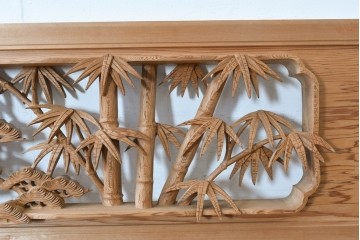 ヴィンテージ建具　昭和後期　井波彫刻　弘介作　幅約2.1m　奥行きある松竹梅図が趣深い欄間2枚セット　(R-089249)
