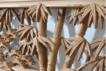 ヴィンテージ建具　昭和後期　井波彫刻　弘介作　幅約2.1m　奥行きある松竹梅図が趣深い欄間2枚セット　(R-089249)