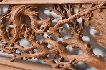 ヴィンテージ建具　昭和後期　井波彫刻　弘介作　幅約2.1m　奥行きある松竹梅図が趣深い欄間2枚セット　(R-089249)