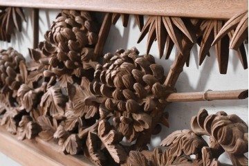 ヴィンテージ建具　昭和後期　井波彫刻　一雪作　幅約2.1m　四君子に雀文を表した彫刻欄間2枚セット　(R-089250)