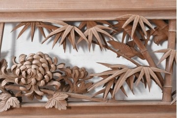ヴィンテージ建具　昭和後期　井波彫刻　一雪作　幅約2.1m　四君子に雀文を表した彫刻欄間2枚セット　(R-089250)