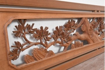 ヴィンテージ建具　昭和後期　井波彫刻　幅約2.1m　和の趣を深める松竹梅図の彫刻欄間2枚セット　(R-089252)