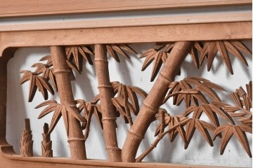 ヴィンテージ建具　昭和後期　井波彫刻　幅約2.1m　和の趣を深める松竹梅図の彫刻欄間2枚セット　(R-089252)