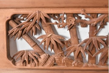 ヴィンテージ建具　昭和中期から昭和後期　井波彫刻　寿光作　幅約2.1m　松竹梅図を表した欄間2枚セット　(R-089253)