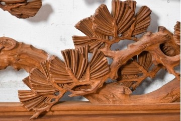ヴィンテージ建具　昭和中期から昭和後期　井波彫刻　寿光作　幅約2.1m　松竹梅図を表した欄間2枚セット　(R-089253)