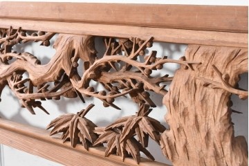 ヴィンテージ建具　昭和中期から昭和後期　井波彫刻　寿光作　幅約2.1m　松竹梅図を表した欄間2枚セット　(R-089253)