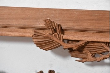 ヴィンテージ建具　昭和中期から昭和後期　井波彫刻　寿光作　幅約2.1m　松竹梅図を表した欄間2枚セット　(R-089253)