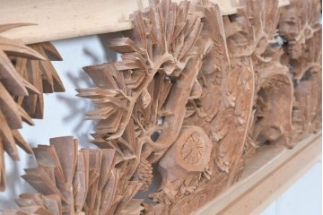 ヴィンテージ建具　昭和後期　井波彫刻　松竹梅が広がる幅約2.3mの欄間2枚セット　(R-089254)