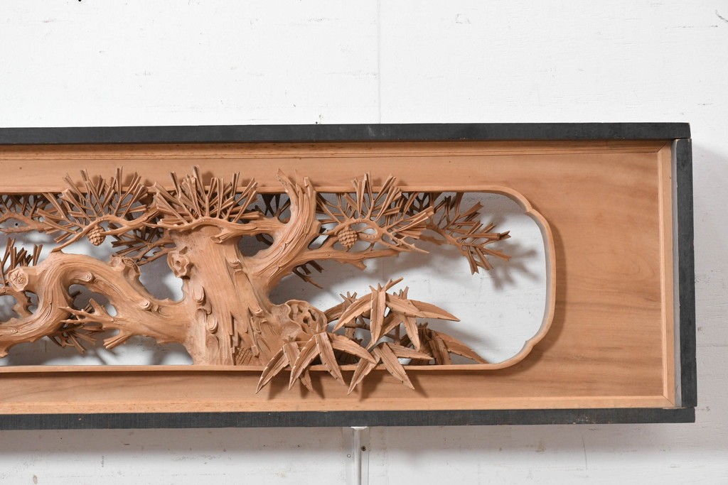 ヴィンテージ建具　昭和中期から昭和後期　井波彫刻　清雲作　松竹梅図の細やかな彫刻を楽しめる欄間2枚セット　(R-089255)