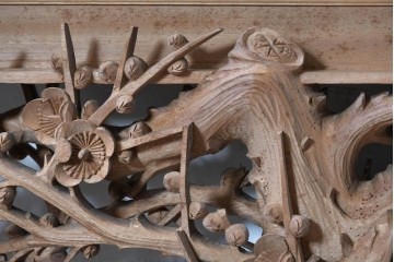 ヴィンテージ建具　昭和中期から昭和後期　井波彫刻　清雲作　松竹梅図の細やかな彫刻を楽しめる欄間2枚セット　(R-089255)