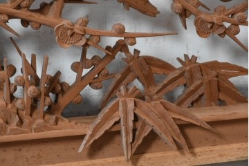 ヴィンテージ建具　昭和中期から昭和後期　井波彫刻　清雲作　松竹梅図の細やかな彫刻を楽しめる欄間2枚セット　(R-089255)