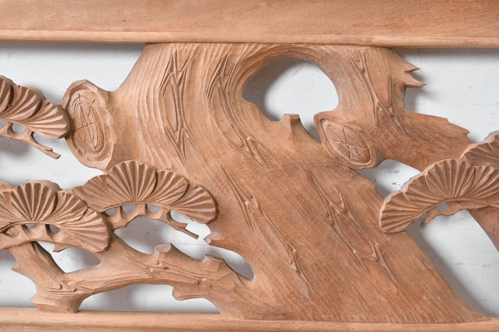 ヴィンテージ建具　昭和中期から昭和後期　井波彫刻　美峰作　松竹梅図を細やかに描いた彫刻欄間2枚セット　(R-089256)